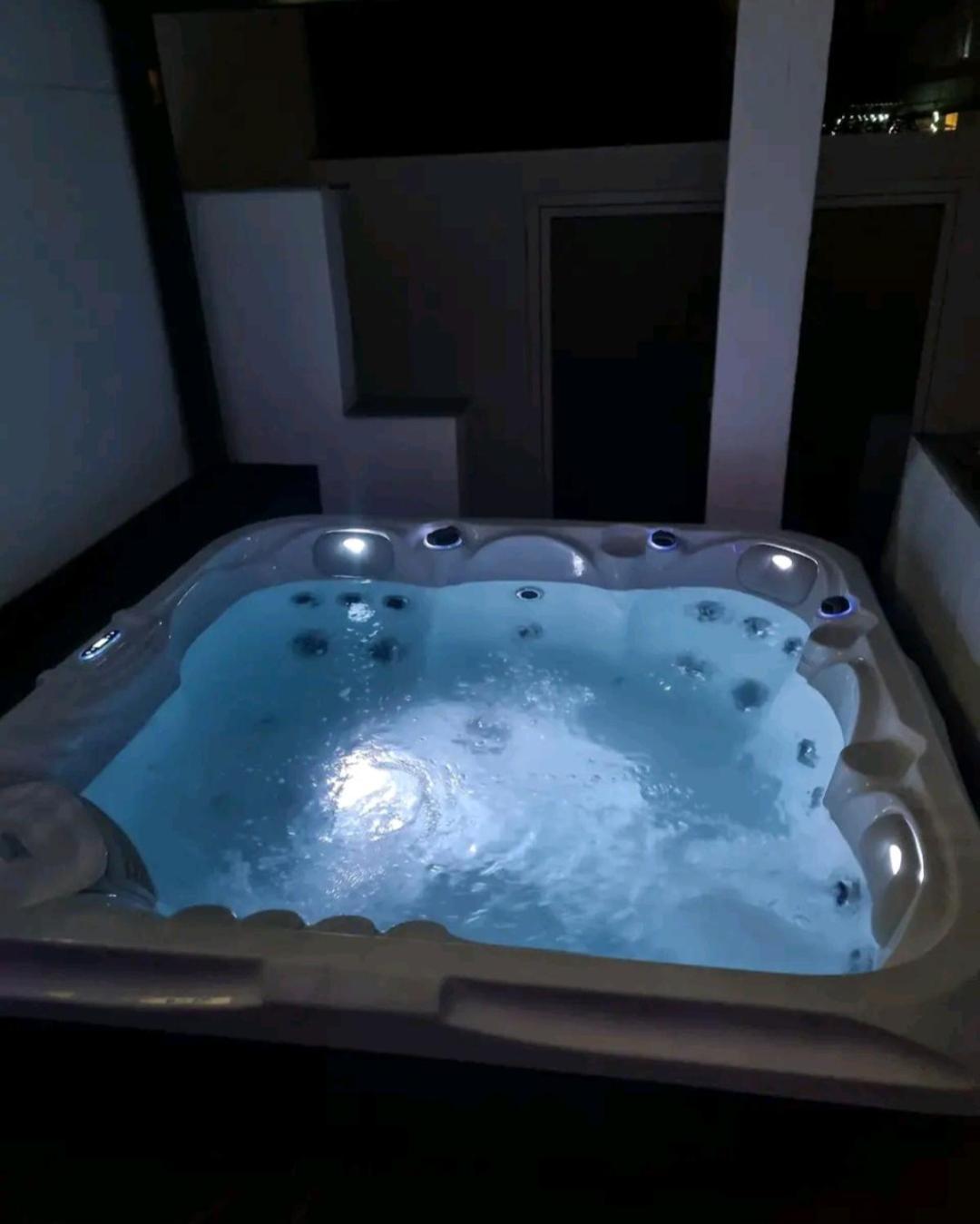 Apartment Mit Whirlpool, Wasserbett & Sauna